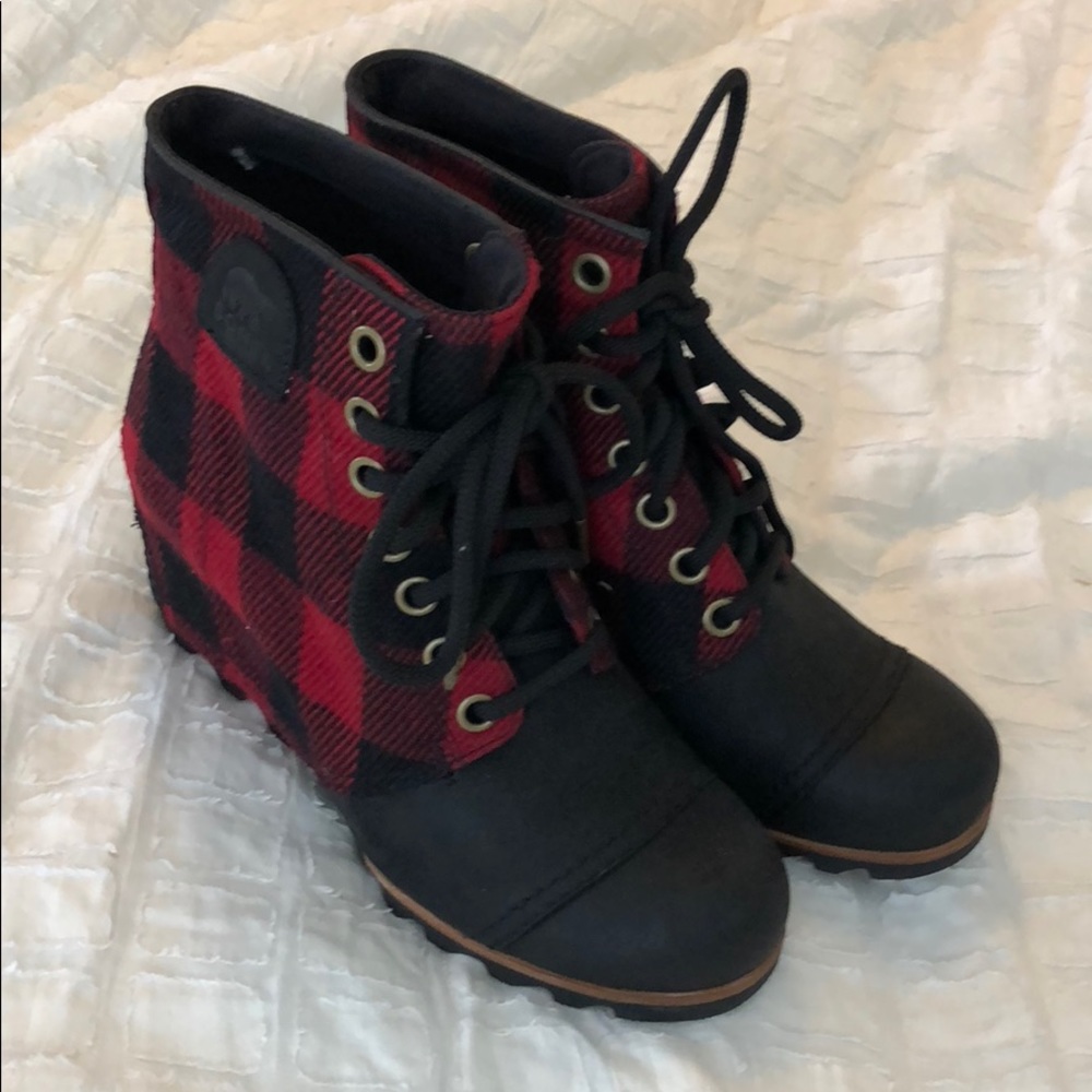 Sorel PDX wedge boot